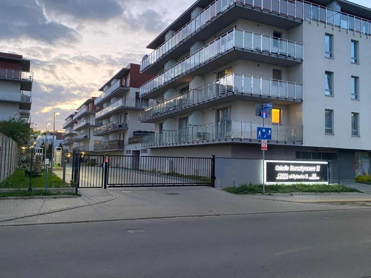 Kolobrzeg Apartament 2 Pokojowy Bursztynowe Appartement Buitenkant foto