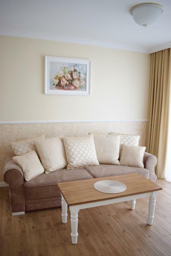 Kolobrzeg Apartament 2 Pokojowy Bursztynowe Appartement Buitenkant foto