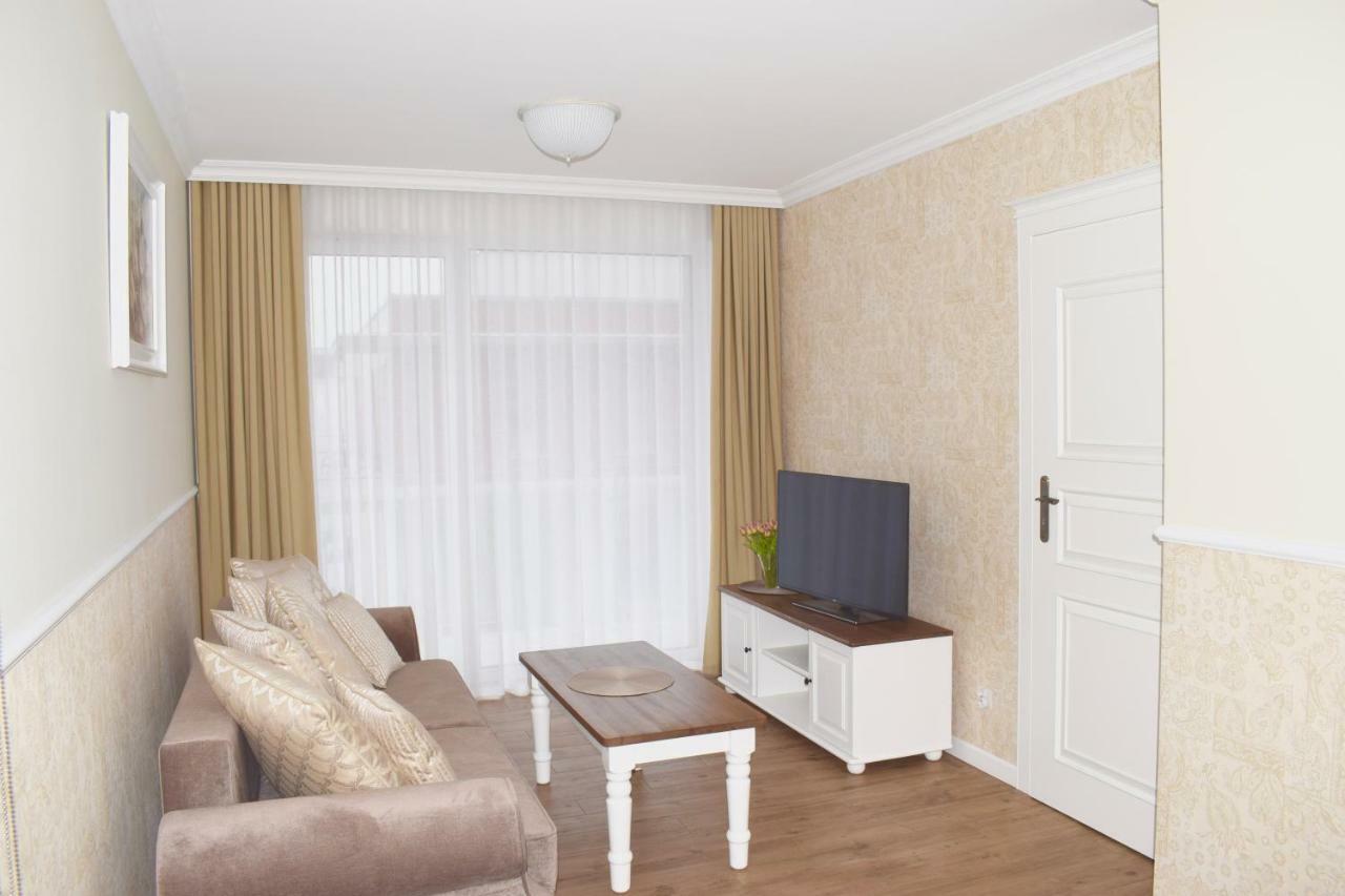 Kolobrzeg Apartament 2 Pokojowy Bursztynowe Appartement Buitenkant foto